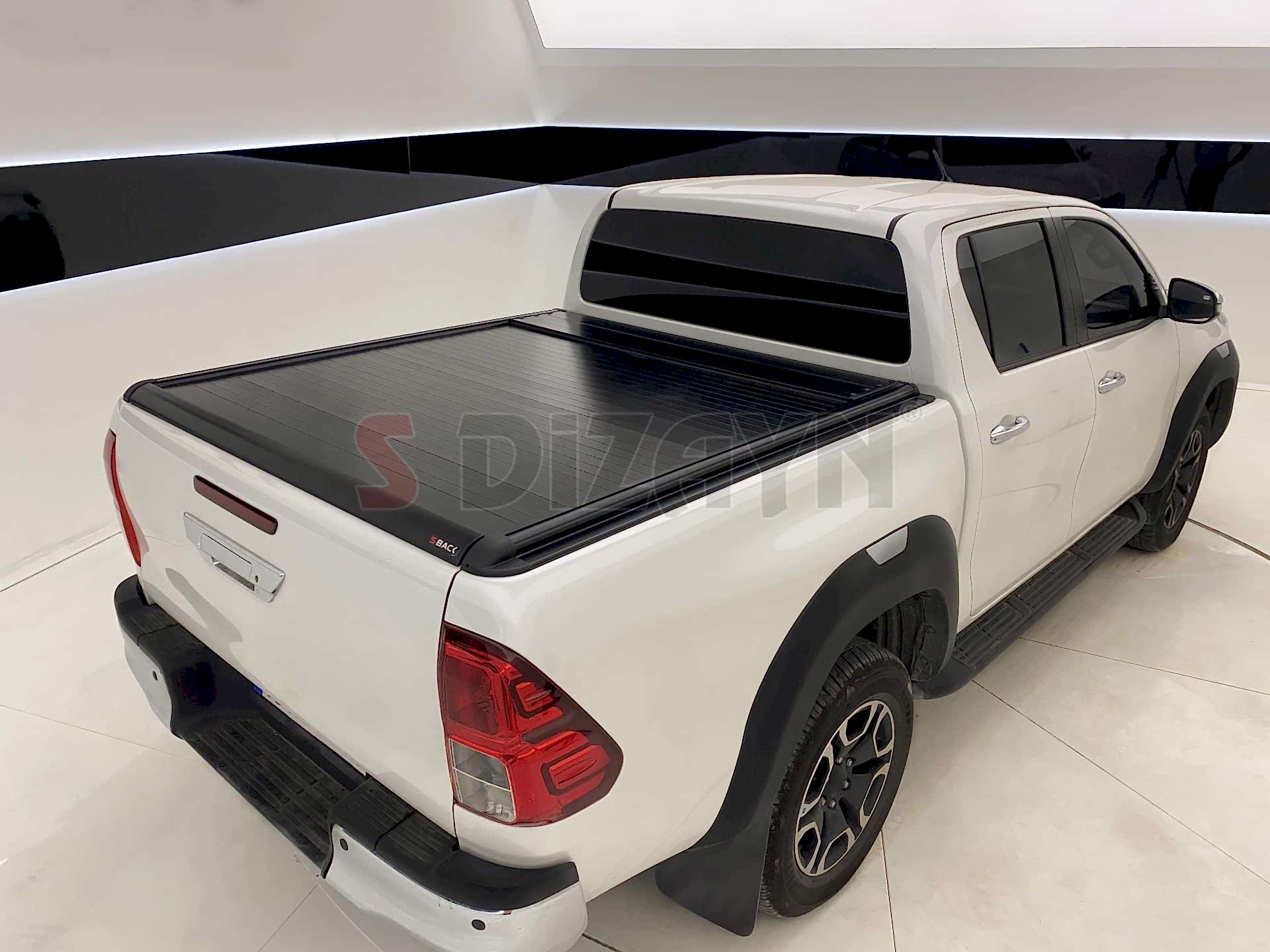 Toyota Hilux Uyumlu 8 S-Back Sürgülü Kapak Siyah V1 2015 Üzeri Parça