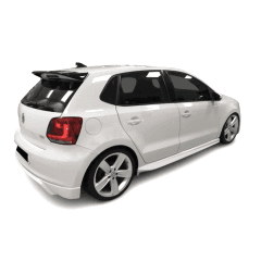 Volkswagen Polo (2010 - 2017) Arası Aero Yan Marşpiyel Seti (VAKUM) Parlak Siyah Boyalıdır